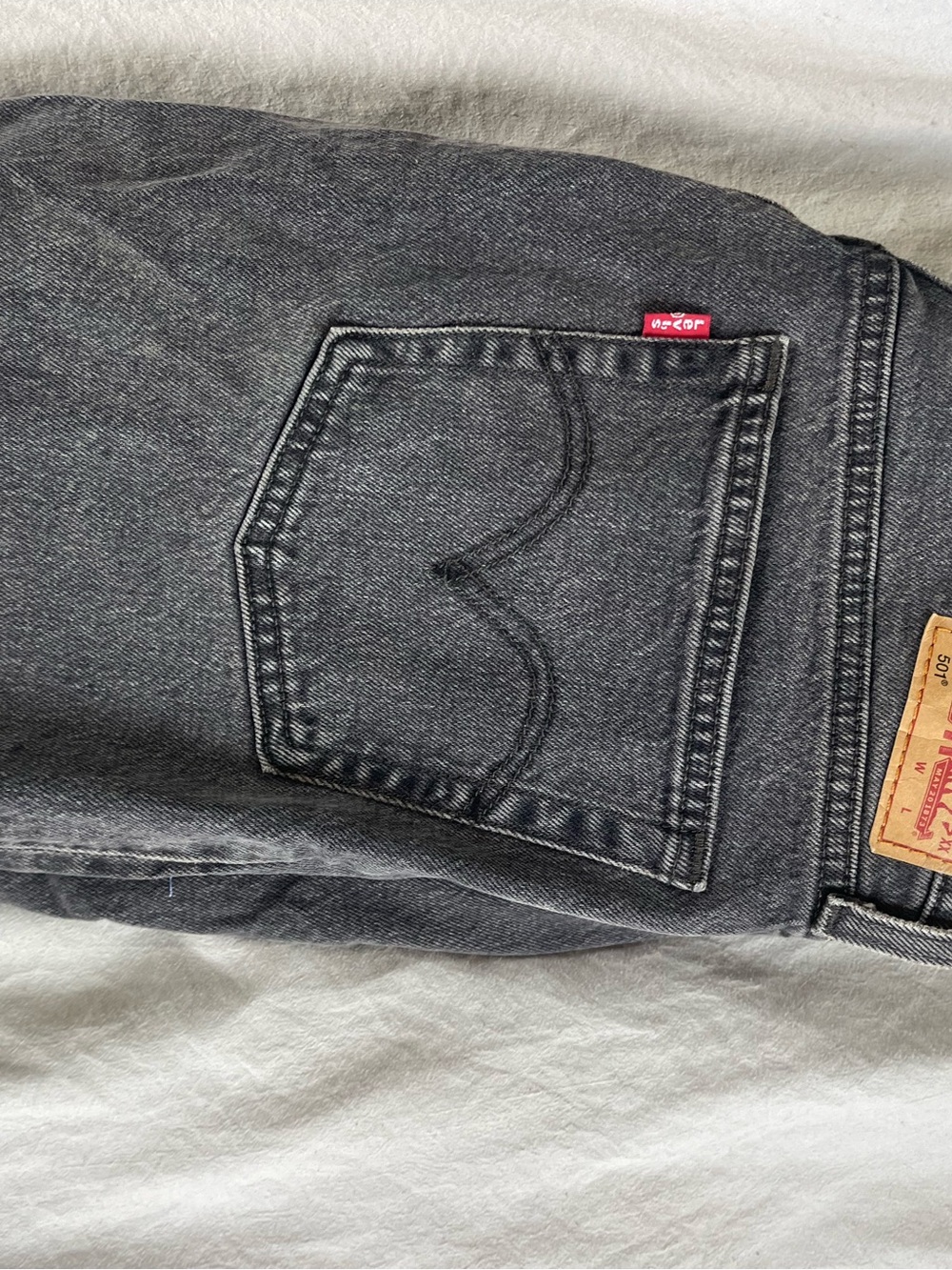 Levi's women’s dark grey Washed Relaxed Jeans with Red Tab